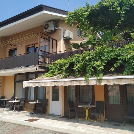 Accomodation Pertout Nova Gorica Bagian luar foto