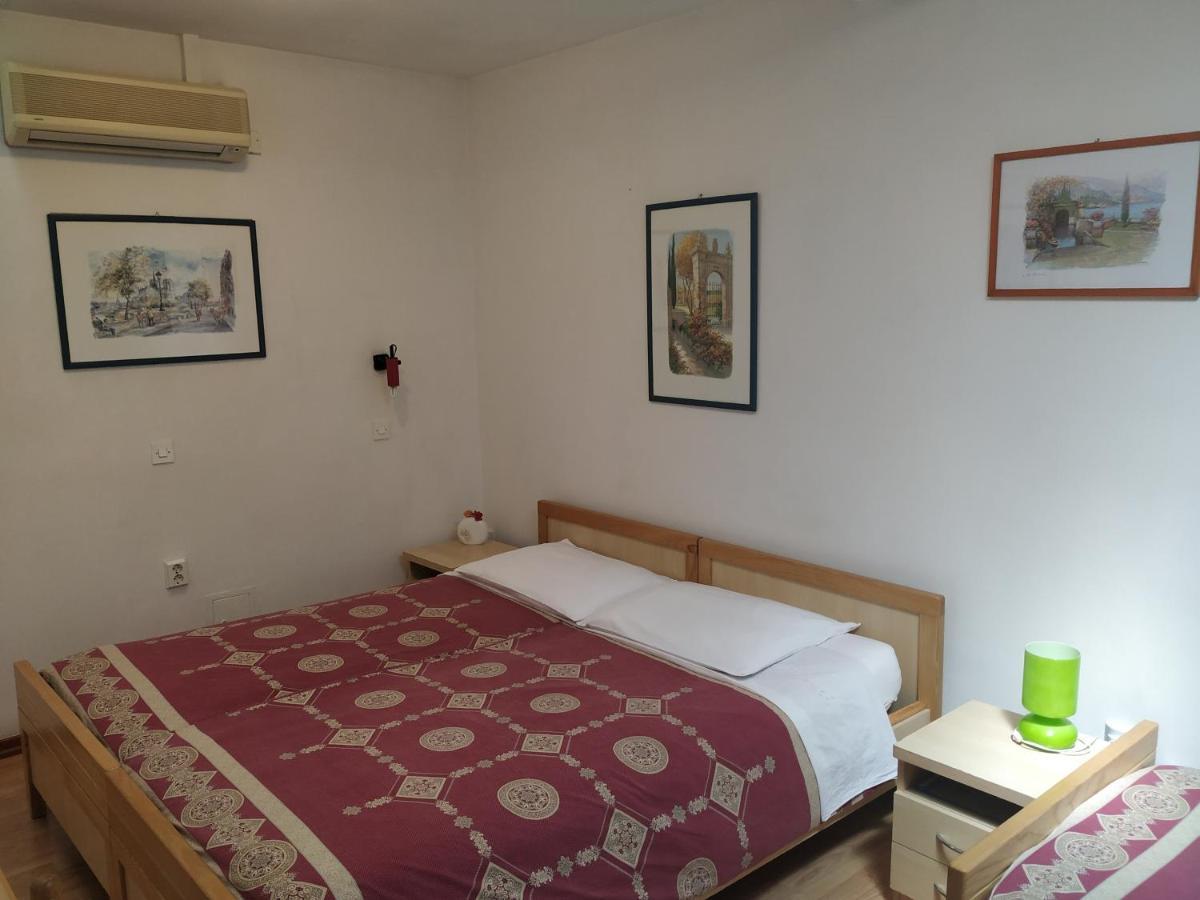 Accomodation Pertout Nova Gorica Bagian luar foto