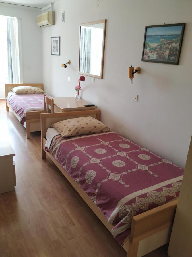 Accomodation Pertout Nova Gorica Bagian luar foto