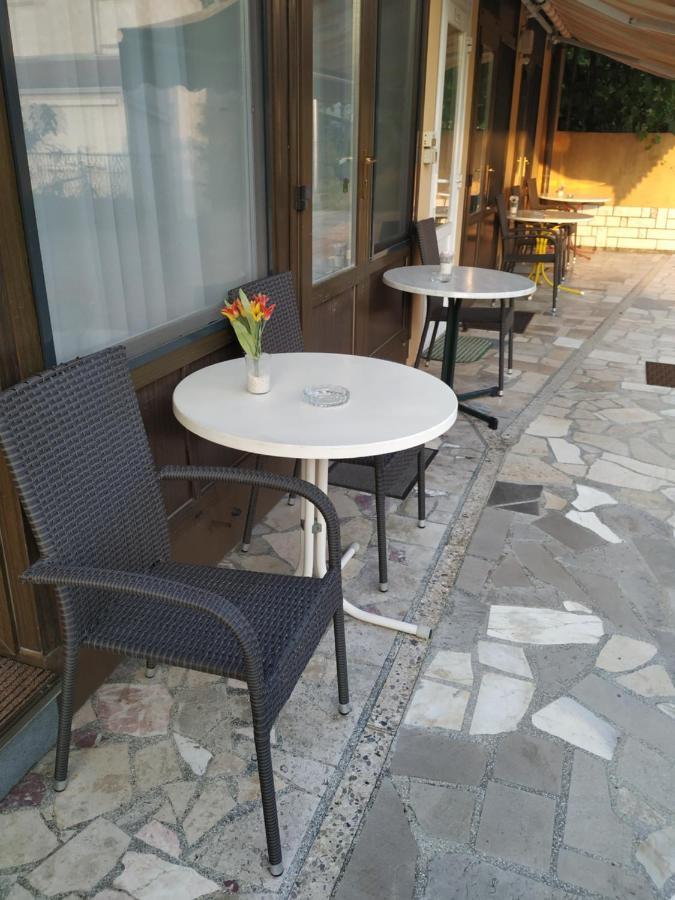 Accomodation Pertout Nova Gorica Bagian luar foto