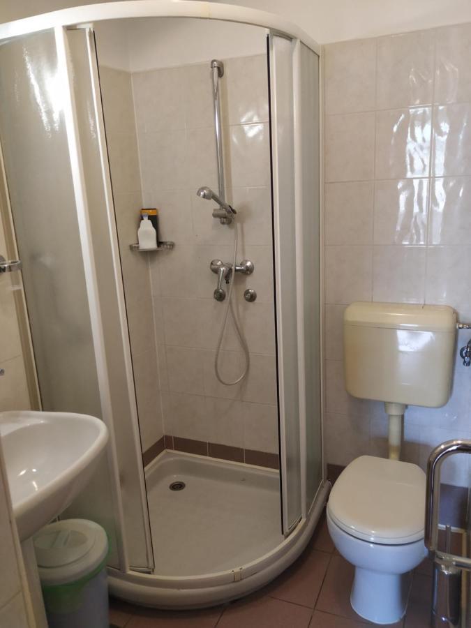 Accomodation Pertout Nova Gorica Bagian luar foto
