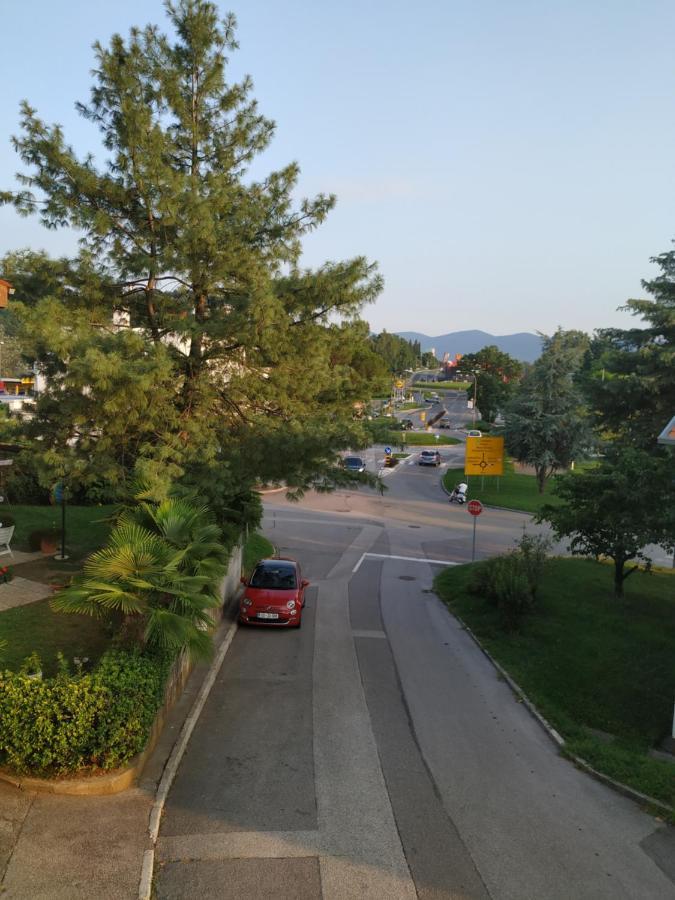 Accomodation Pertout Nova Gorica Bagian luar foto