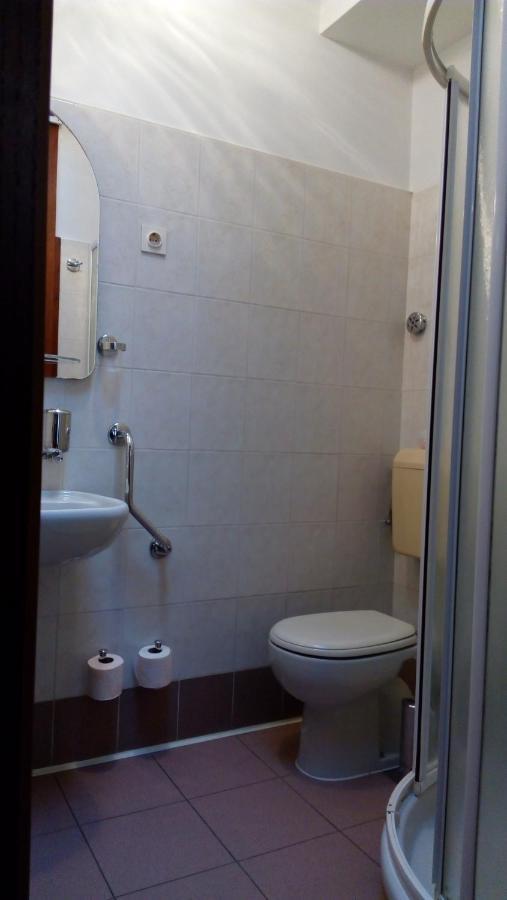 Accomodation Pertout Nova Gorica Bagian luar foto