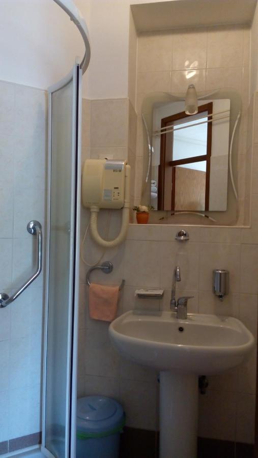 Accomodation Pertout Nova Gorica Bagian luar foto